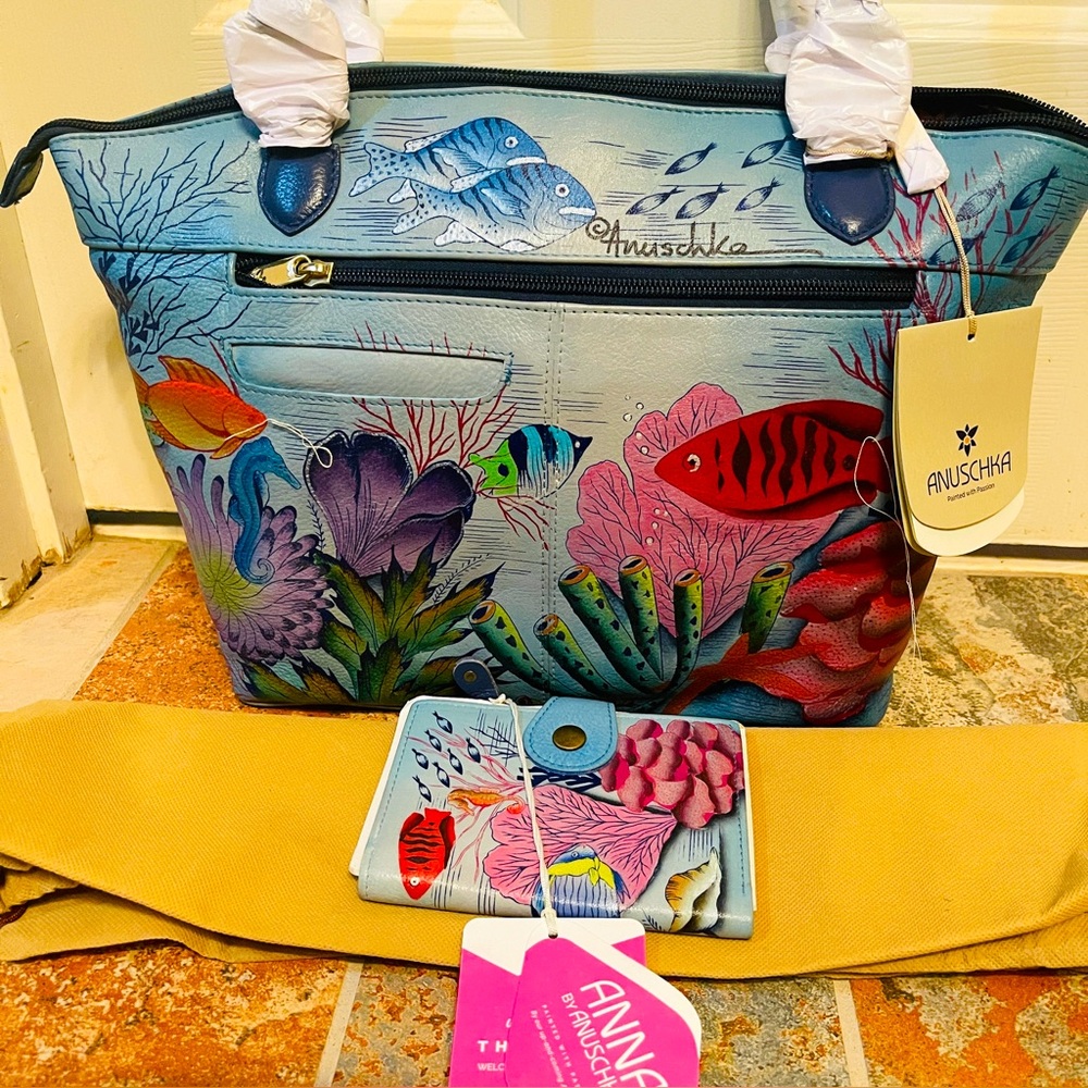 NWT!! Anna by Anuschka - TREASURES OF THE REEF TOTE BAG AND MATCHING WALLET!